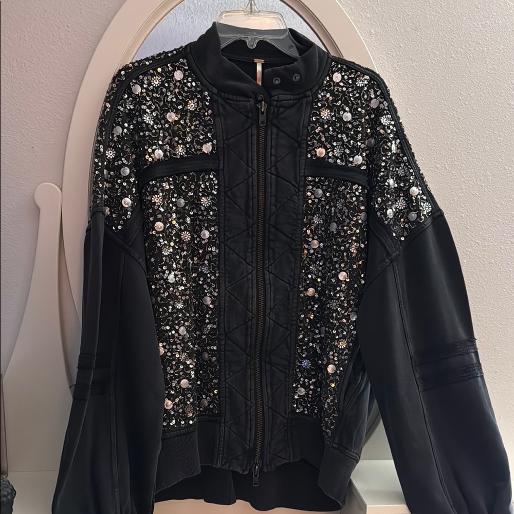 ♥️ Free People Women's Gray Sparkle Sweatshirt♥️